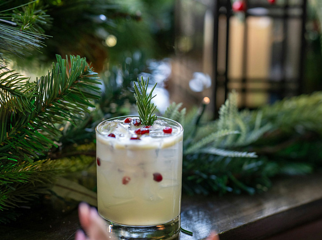 7 оригинальных рецептов рождественских коктейлей: как удивить гостей